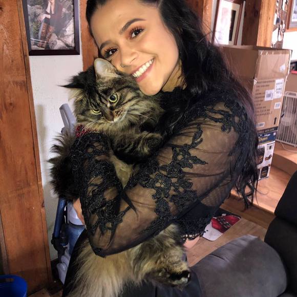 Meet your Posher, Jordyn - Picture 1 of 1